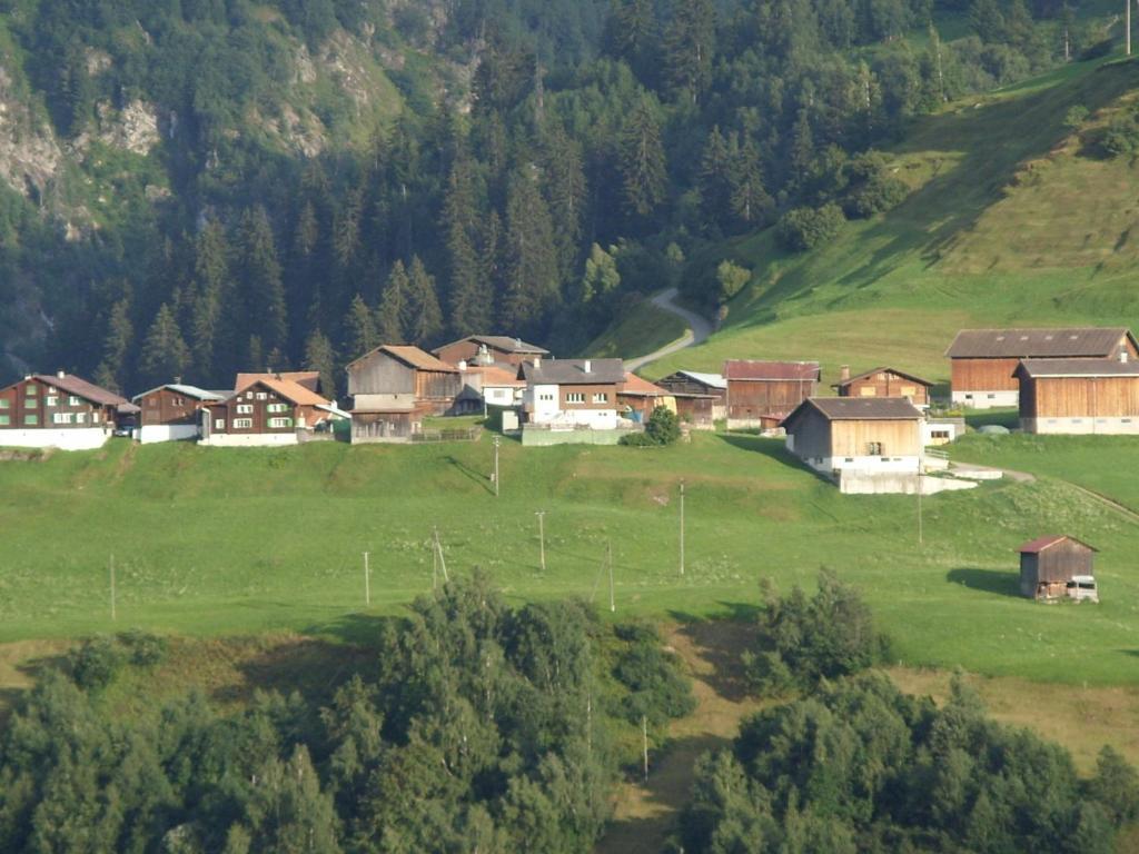 Hotel Pez Ault Disentis Esterno foto